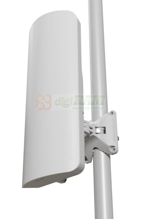 MikroTik L22UGS-5HAXD2HAXD-15S mANTBox ax 15s with with